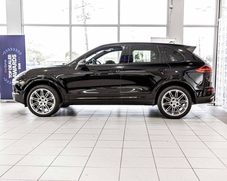 2017 Porsche Cayenne Platinum Edition