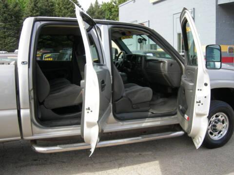 2005 Chevrolet Silverado 2500HD LS