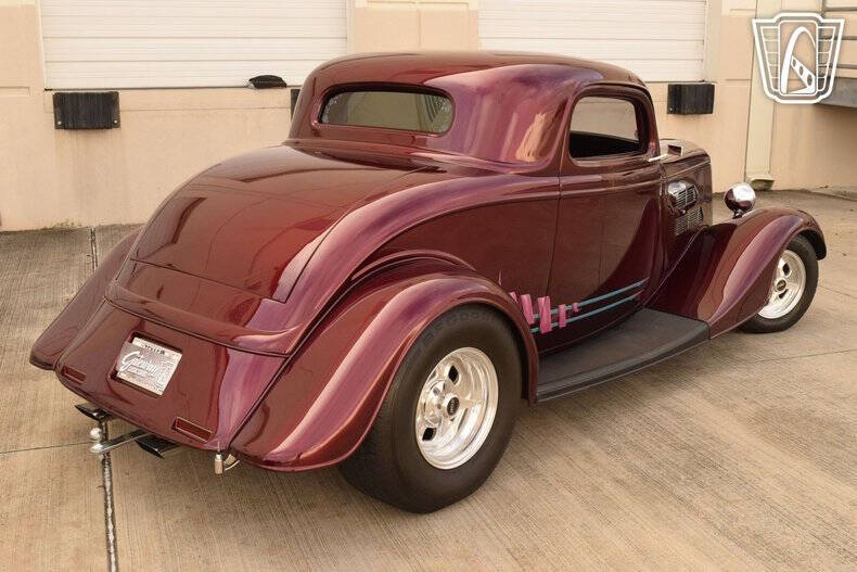 1933 Ford Model 18