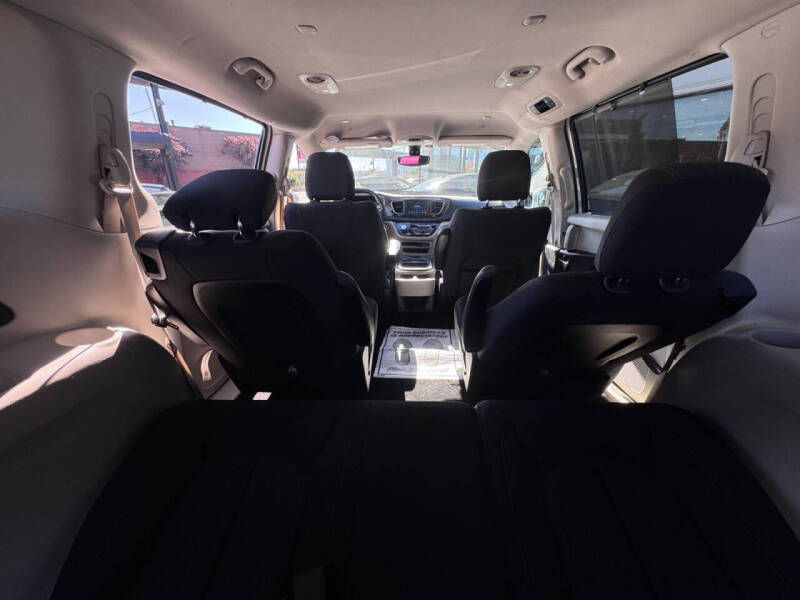 2020 Chrysler Pacifica Touring