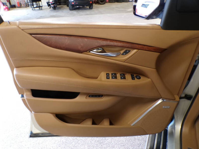 2017 Cadillac Escalade Platinum