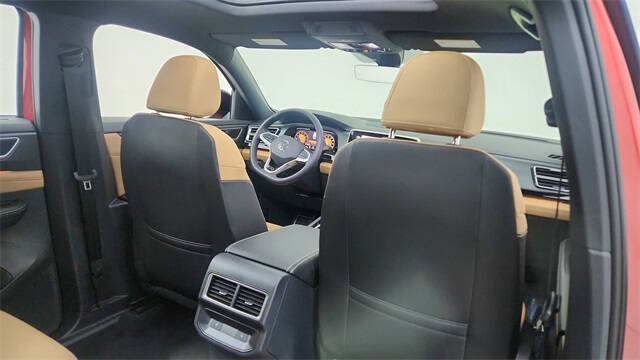 2025 Volkswagen Atlas Cross Sport SEL R-Line Black 4Motion