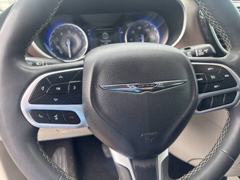 2022 Chrysler Voyager LX