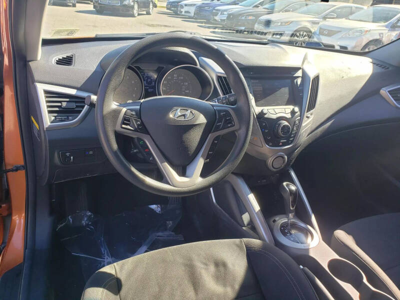 2014 Hyundai Veloster Base photo 22