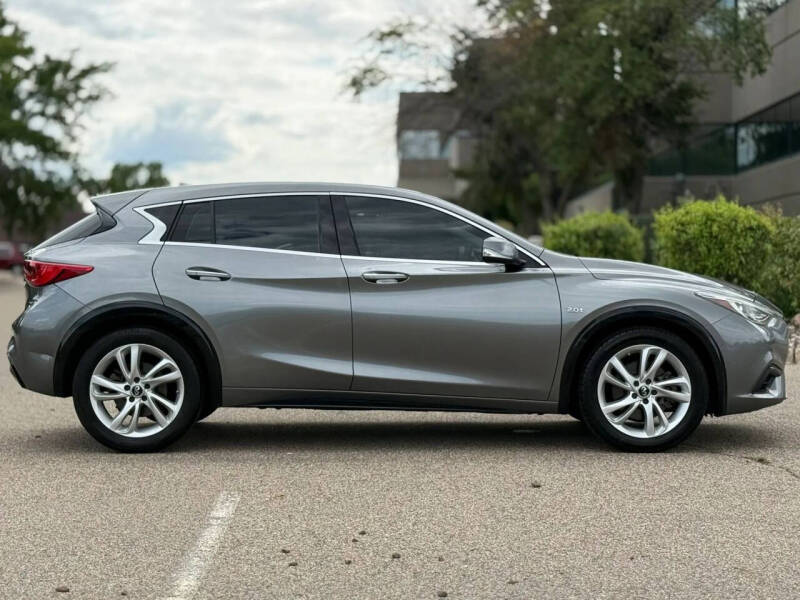 2017 Infiniti QX30