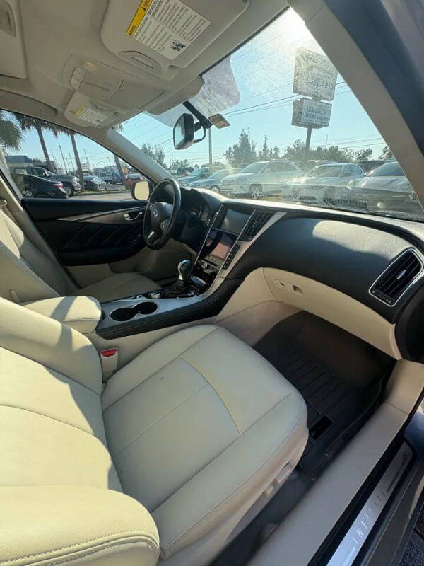 2015 Infiniti Q50 Premium