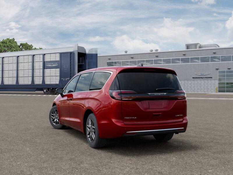 2027 Chrysler Pacifica Limited