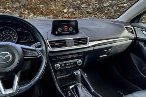 2018 Mazda MAZDA3 Touring