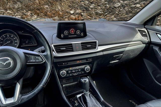 2018 Mazda MAZDA3 Touring