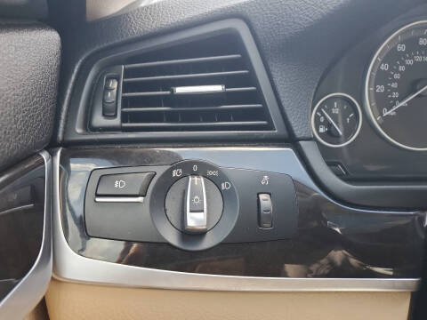 2016 BMW 5 Series 528i