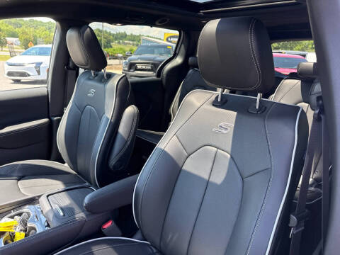 2027 Chrysler Pacifica Limited