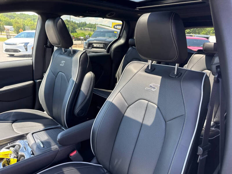 2027 Chrysler Pacifica Limited
