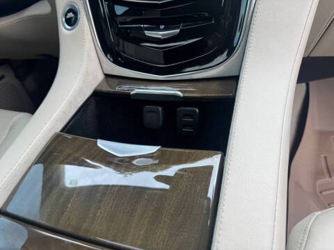 2020 Cadillac Escalade Luxury