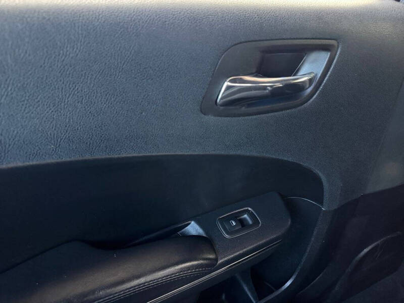 2013 Dodge Charger SE
