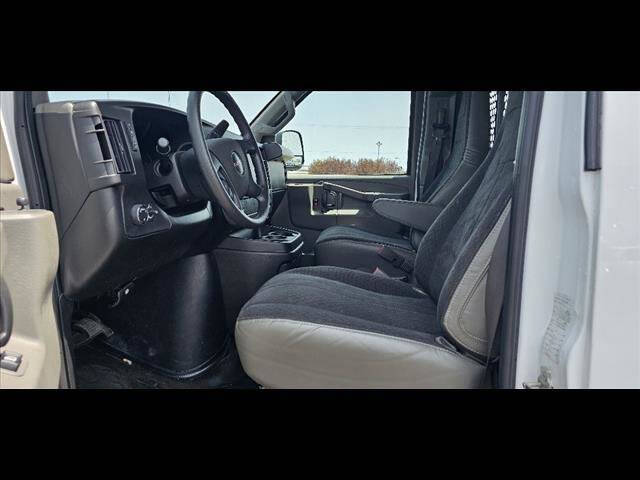 2023 GMC Savana 2500