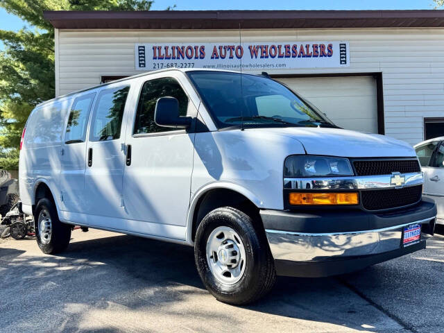 2024 Chevrolet Express Cargo Work Van's photo