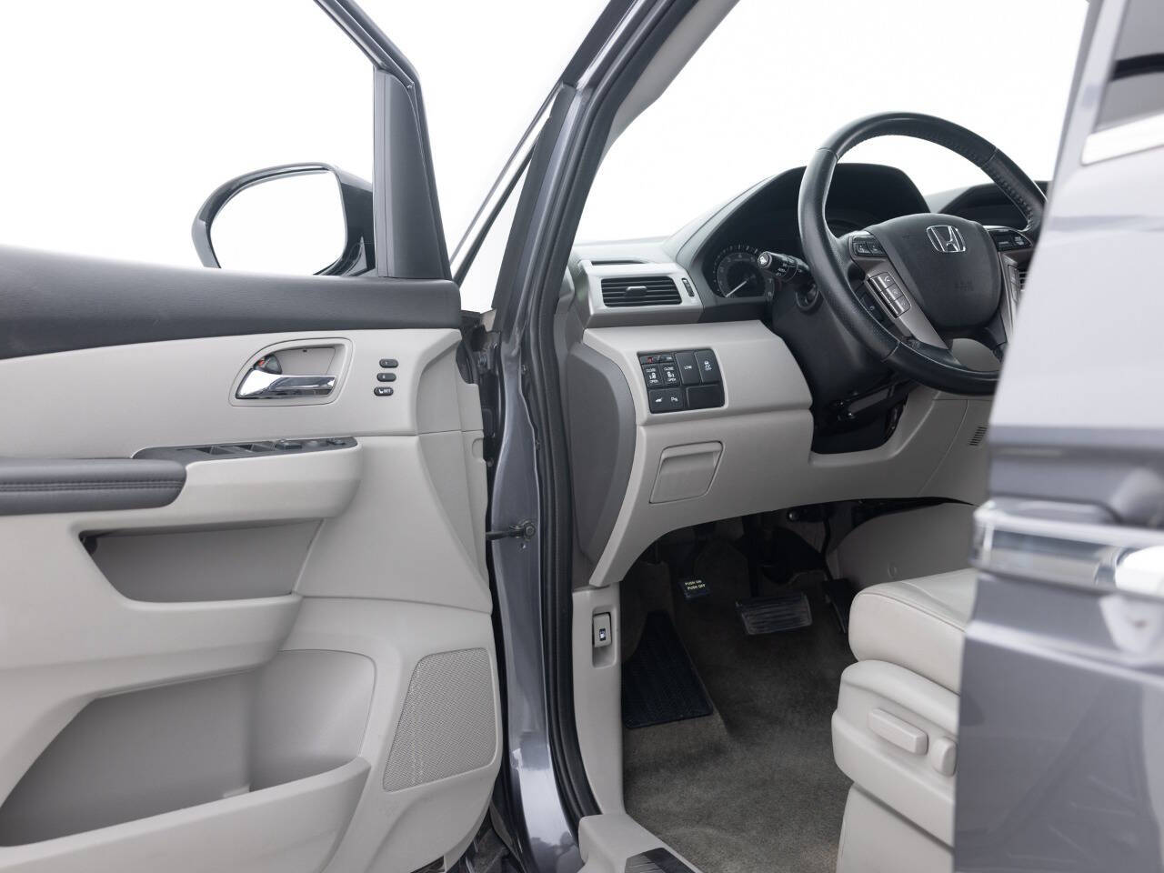 Used Car 2016 Honda Odyssey  Touring Elite 4dr Mini Van For Sale Under $12,000 In Coal City, Illinois