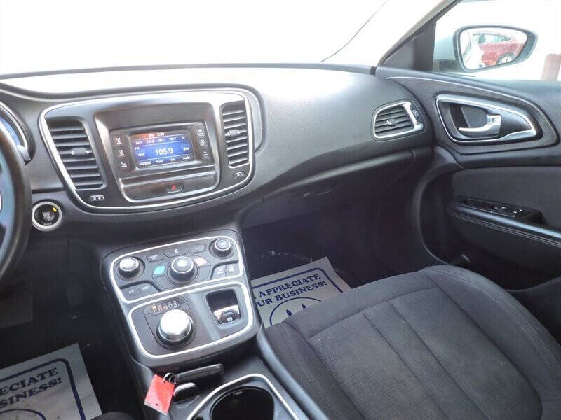 2016 Chrysler 200 Limited