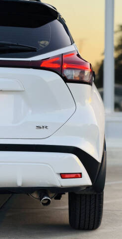2021 Nissan Kicks SR