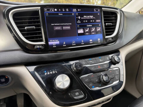 2022 Chrysler Pacifica Touring L
