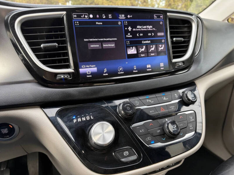 2022 Chrysler Pacifica Touring L