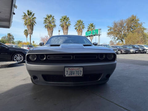 2015 Dodge Challenger SXT