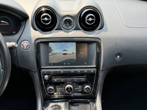 2016 Jaguar XJ R-Sport