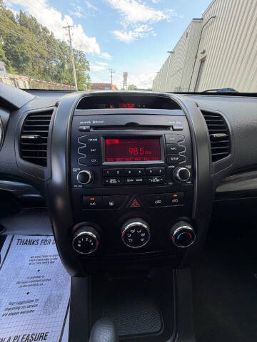 2011 Kia Sorento LX