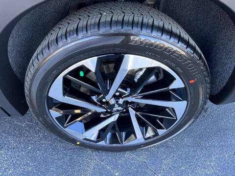 2025 Mitsubishi Outlander PHEV SE