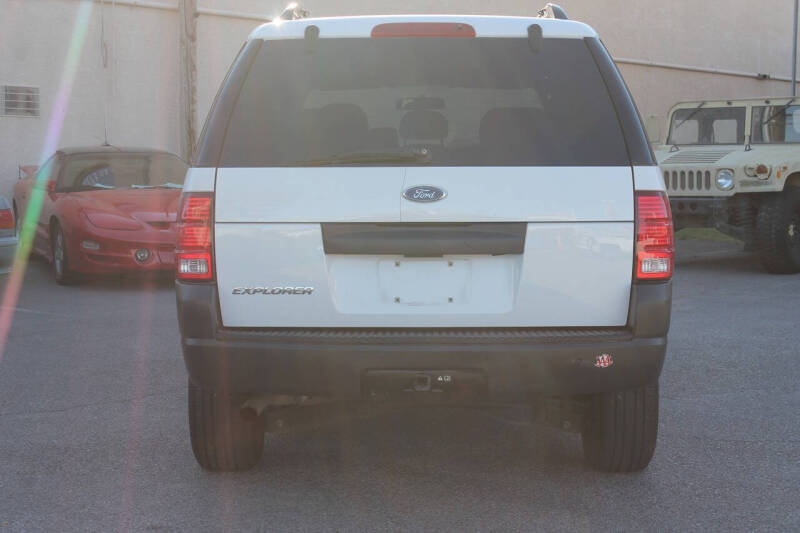 2003 Ford Explorer XLS