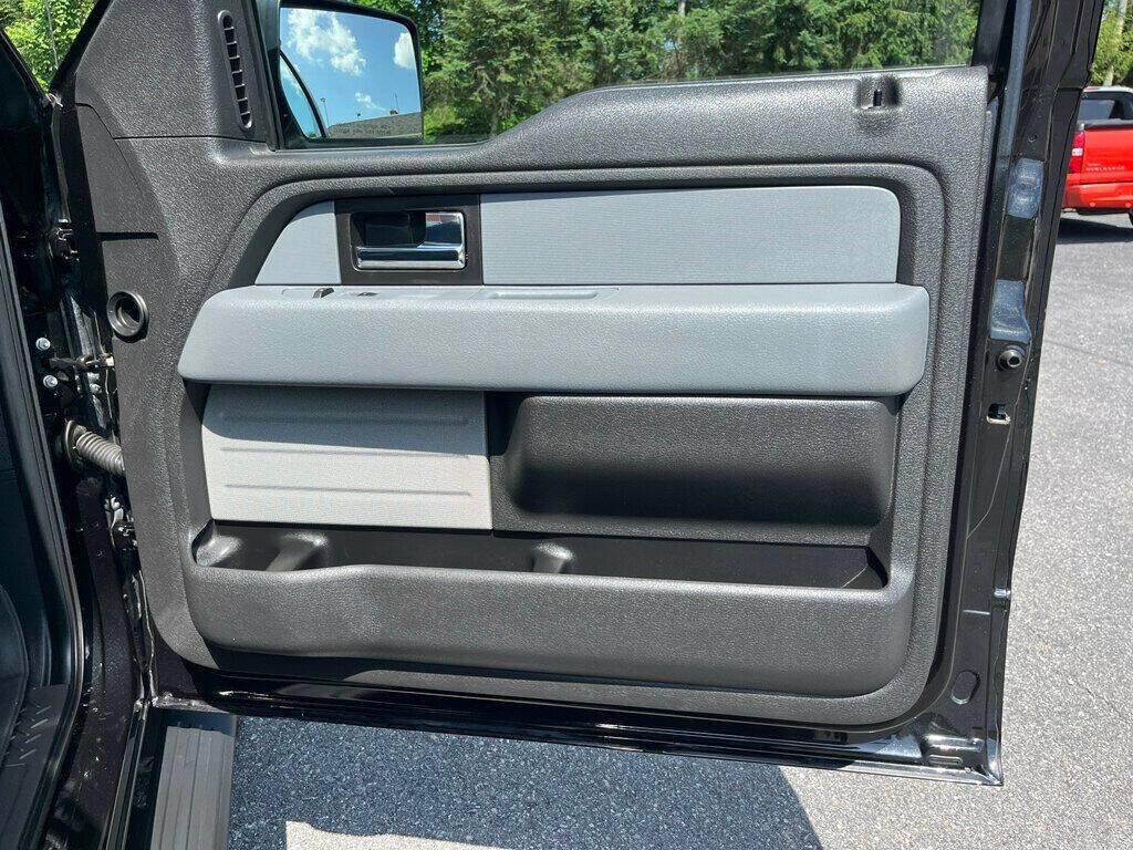 2014 Ford F-150 29