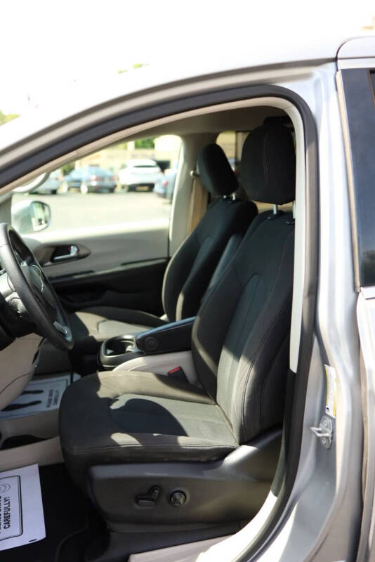 2020 Chrysler Pacifica Touring
