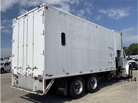 2018 Freightliner M2 106