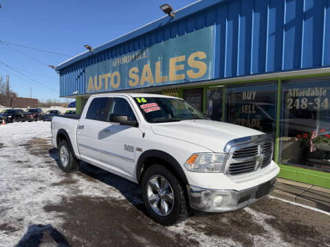 2016 RAM 1500 SLT