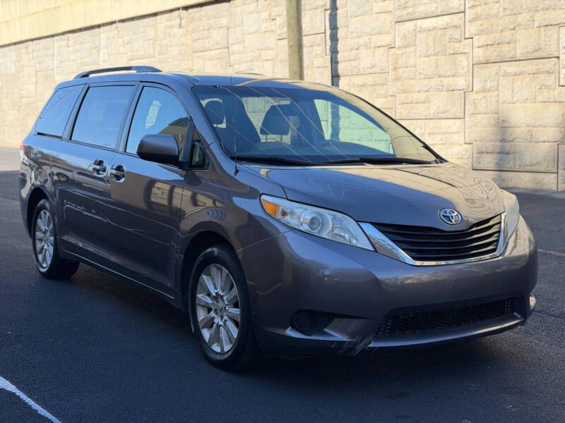2012 Toyota Sienna LE 7-Passenger