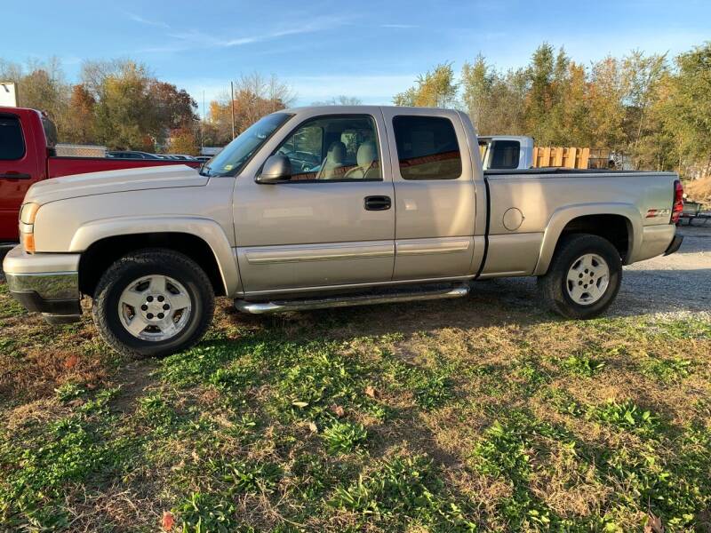 2007 Chevrolet Silverado 1500 Classic for sale at Carz of Marshall LLC in Marshall MO