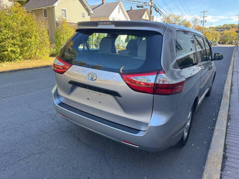 2017 Toyota Sienna L 7-Passenger