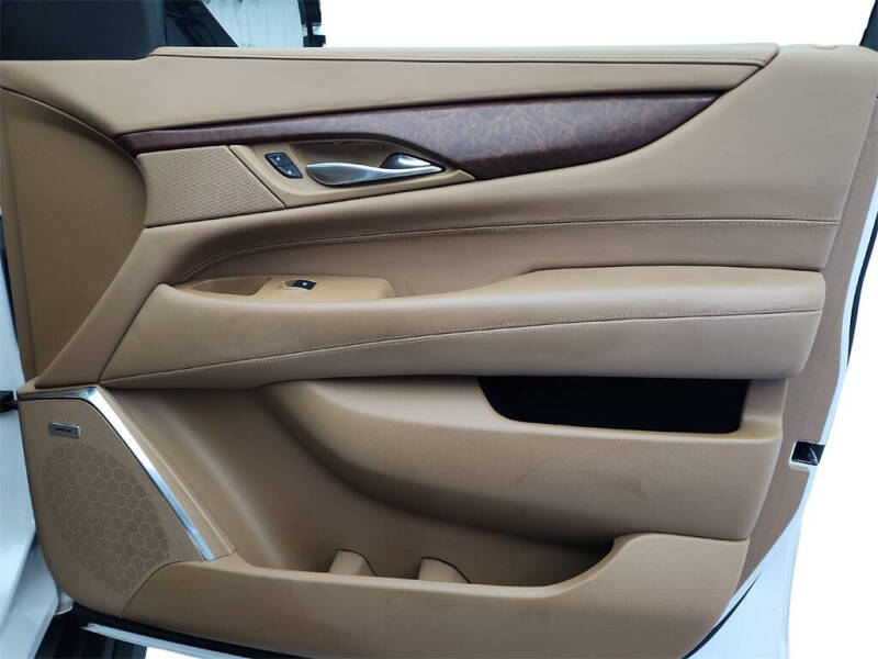 2017 Cadillac Escalade ESV Platinum