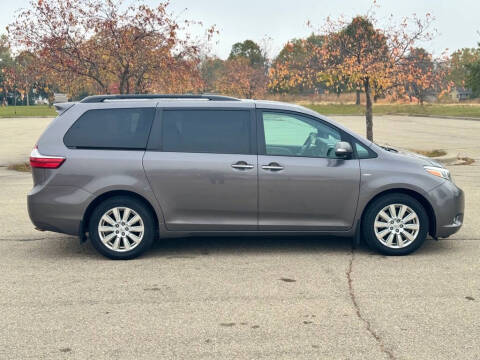 2017 Toyota Sienna XLE 7-Passenger