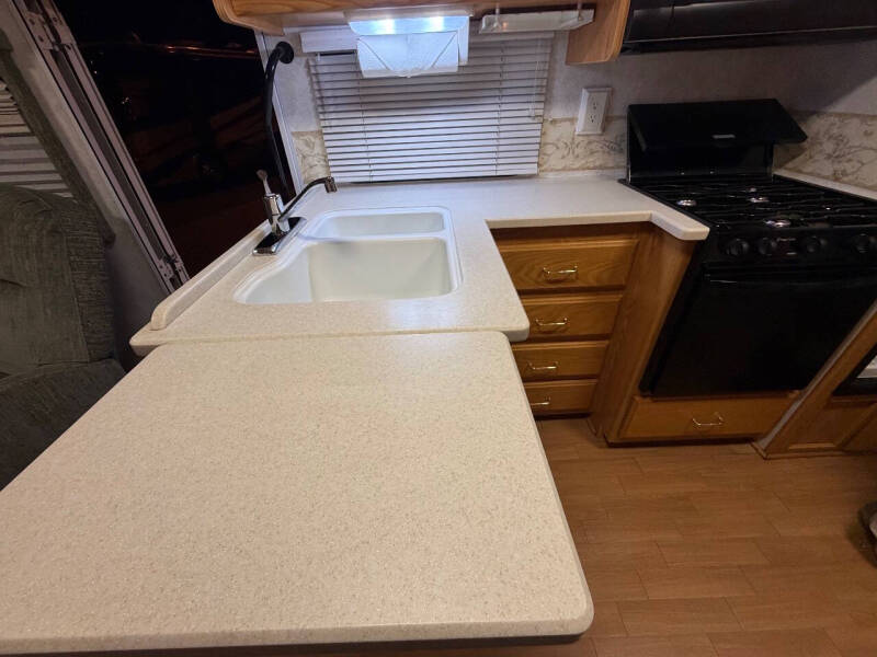2004 Winnebago Brave
