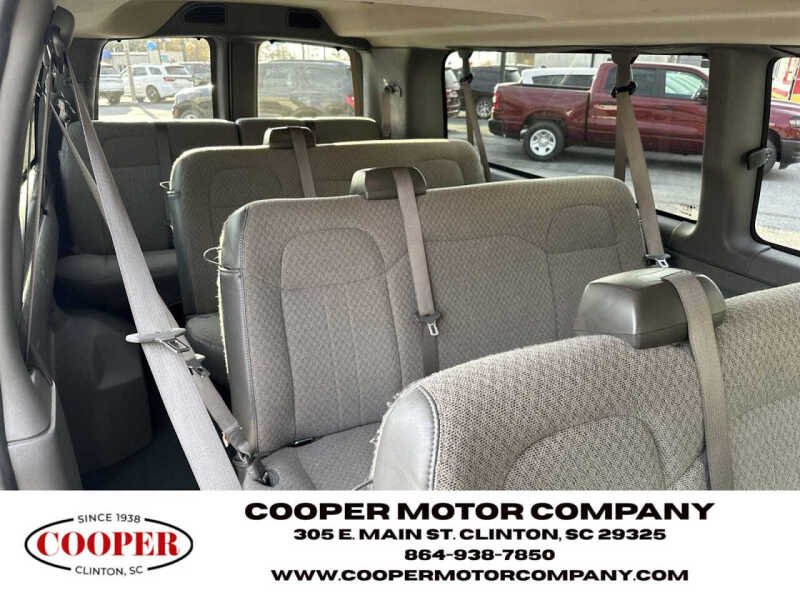 2025 Chevrolet Express LS 3500