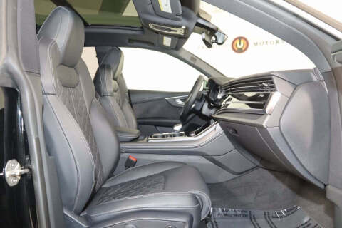 2024 Audi SQ8 4.0T quattro Premium Plus