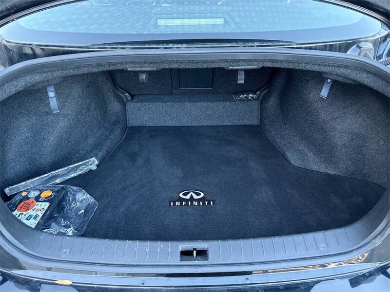 2022 Infiniti Q50 Luxe