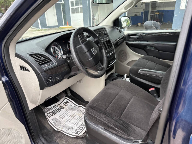 2013 Dodge Grand Caravan American Value Package