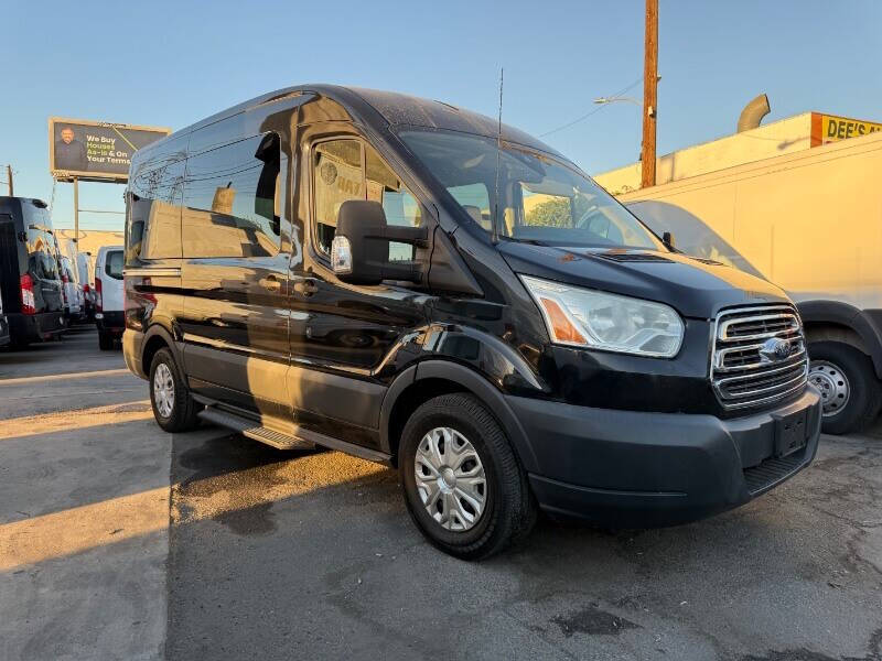 2015 Ford Transit XLT photo 1