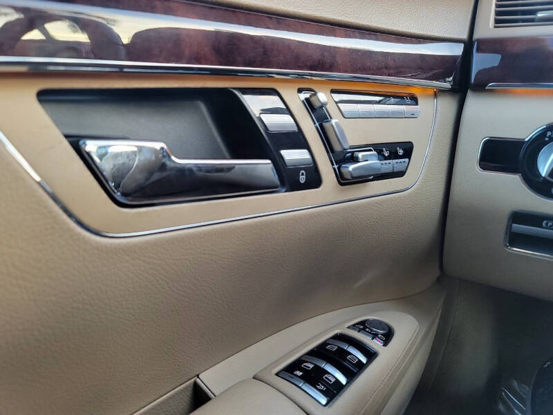 2011 Mercedes-Benz S-Class S 550 4MATIC