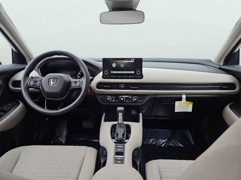 2025 Honda HR-V LX