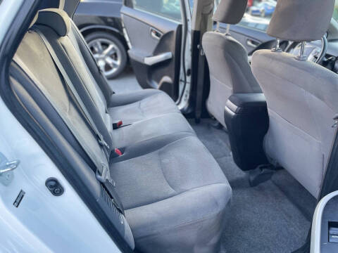 2012 Toyota Prius Two