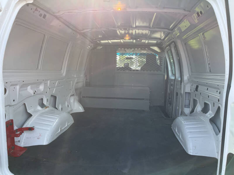 2010 Ford E-Series E-350 SD