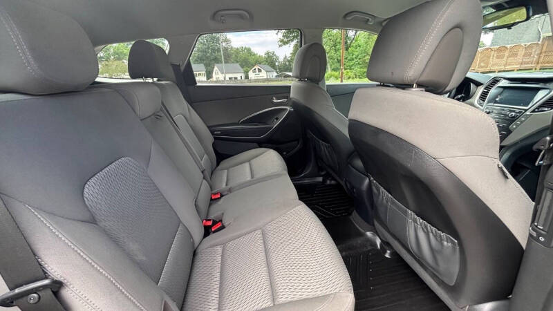 2017 Hyundai Santa Fe SE